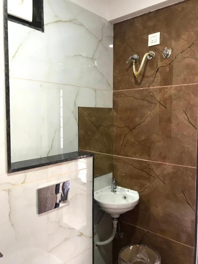 Hotel Amigo Ratlām Екстериор снимка