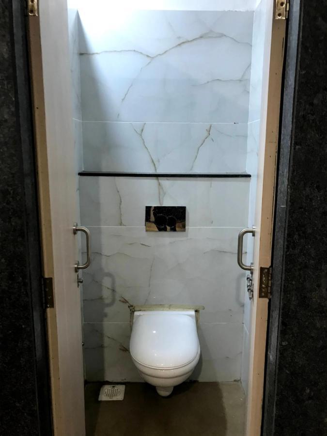 Hotel Amigo Ratlām Екстериор снимка