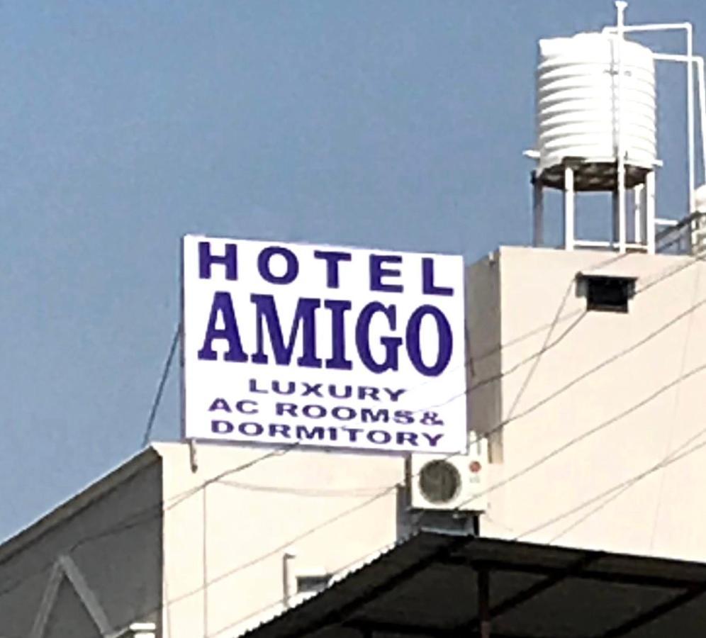 Hotel Amigo Ratlām Екстериор снимка