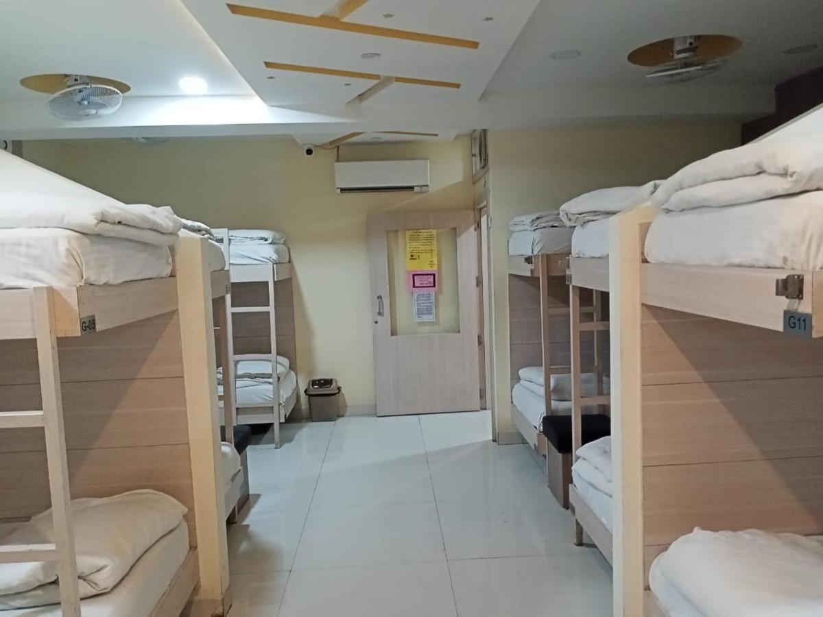 Hotel Amigo Ratlām Екстериор снимка