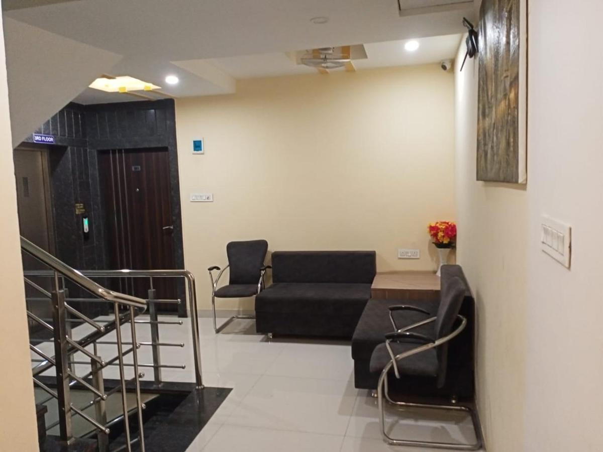Hotel Amigo Ratlām Екстериор снимка