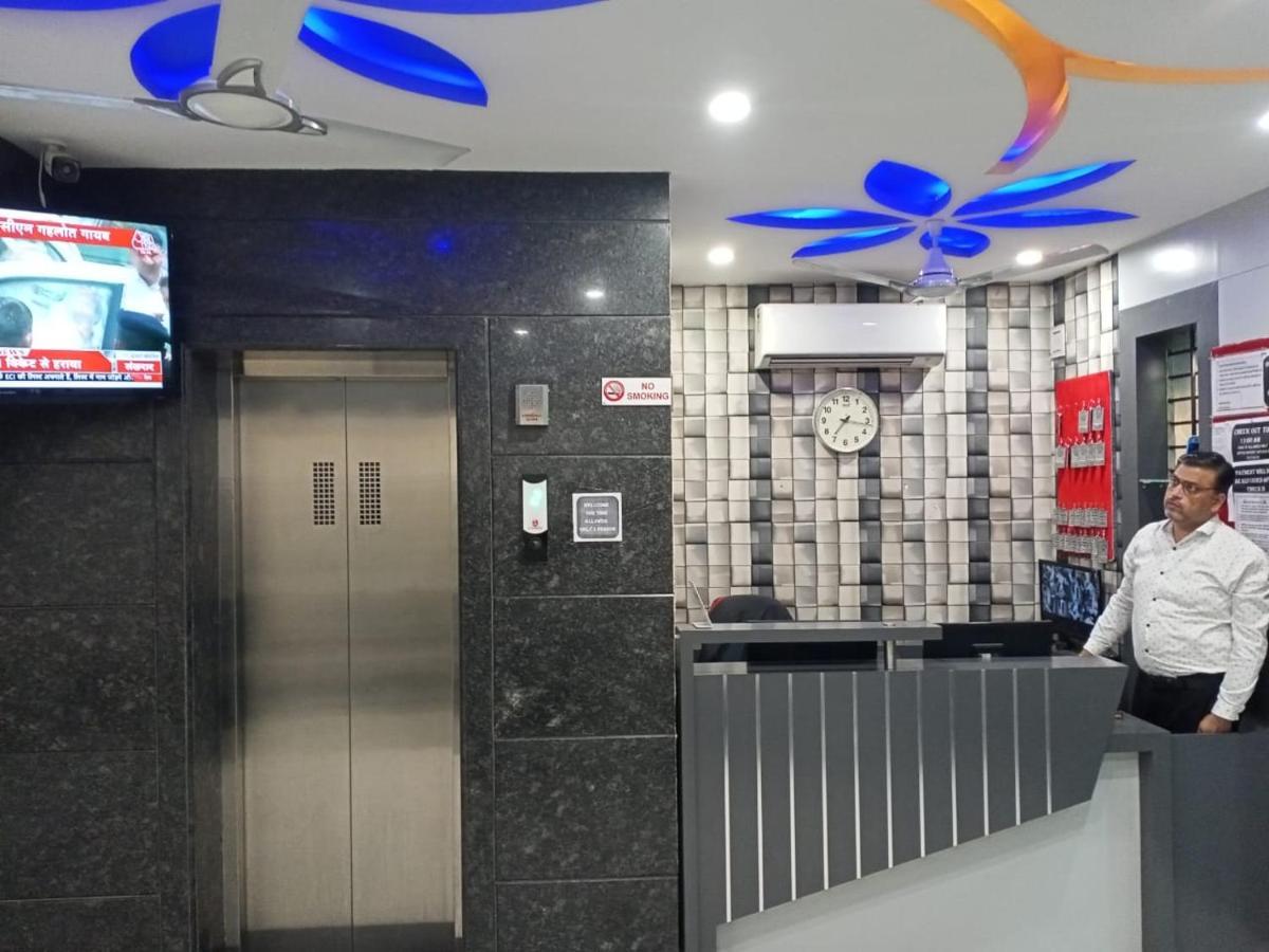Hotel Amigo Ratlām Екстериор снимка