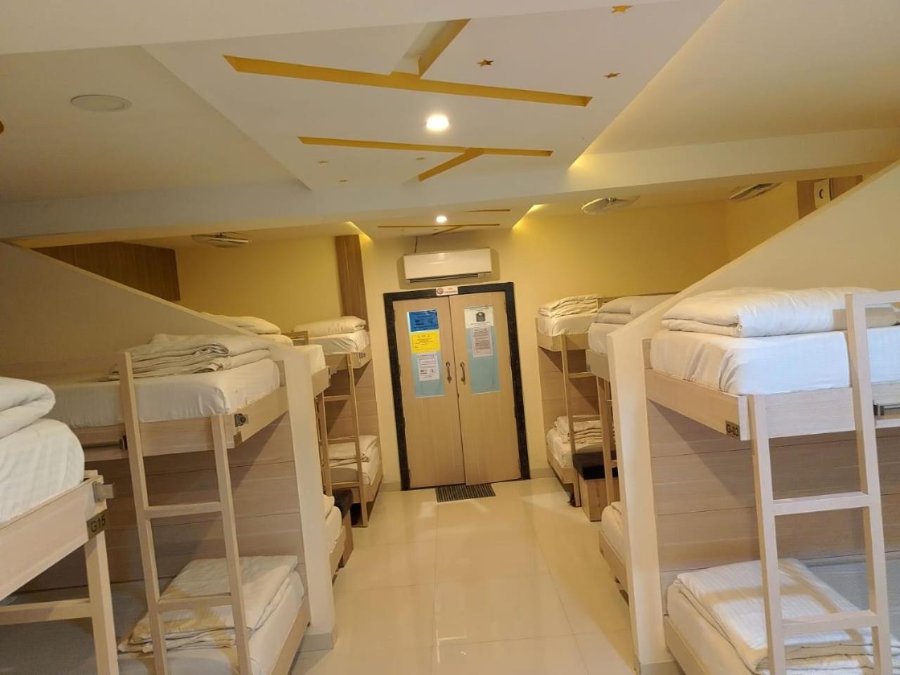 Hotel Amigo Ratlām Екстериор снимка