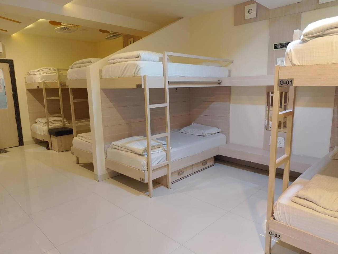 Hotel Amigo Ratlām Екстериор снимка