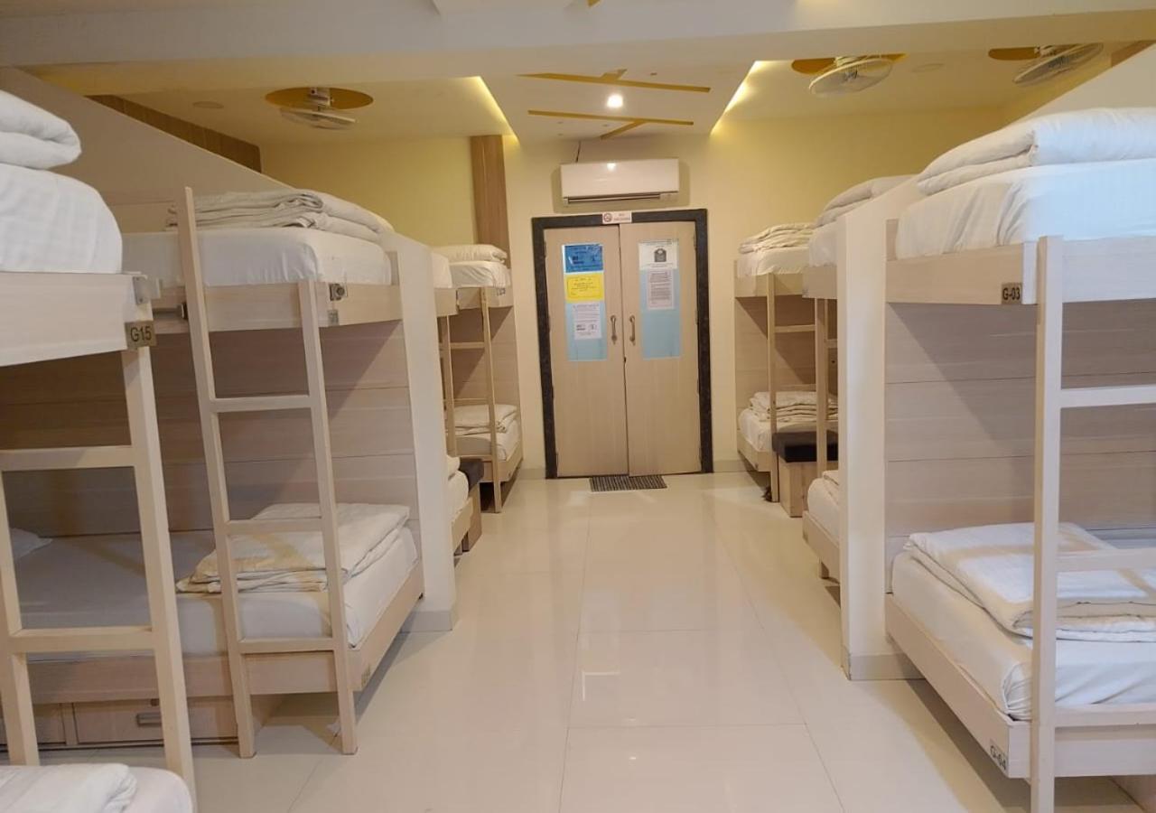 Hotel Amigo Ratlām Екстериор снимка